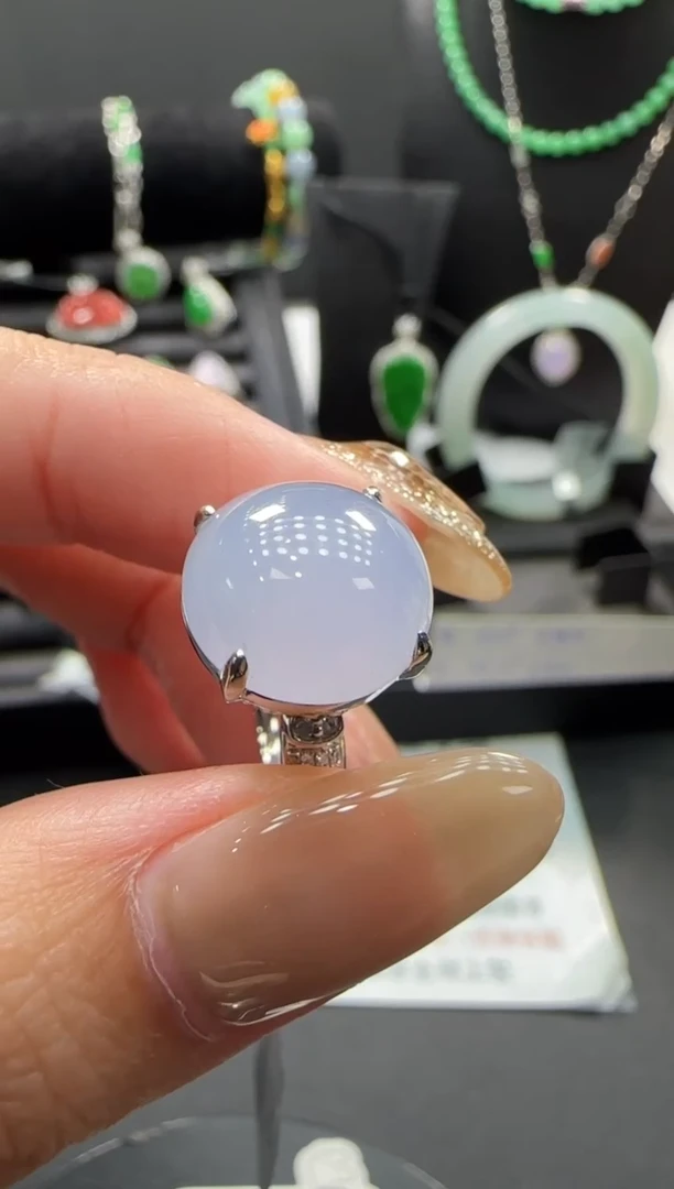 18K金镶嵌戒指翡翠毛**斯翡翠戒指