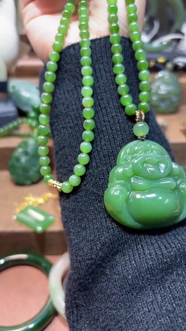 颈饰未镶嵌和田玉（碧玉）1