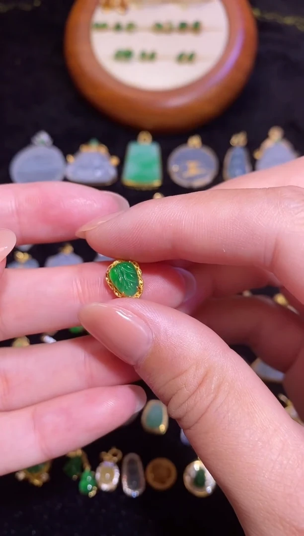 颈饰银S925镶嵌翡翠天然a货翡翠