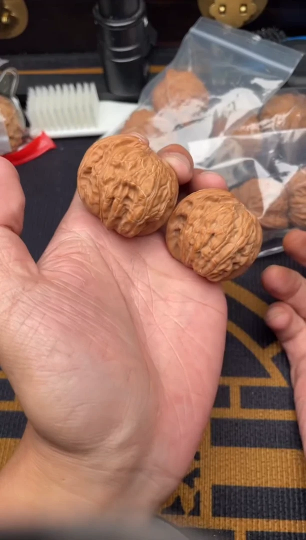 文玩核桃吊坠磨盘保40