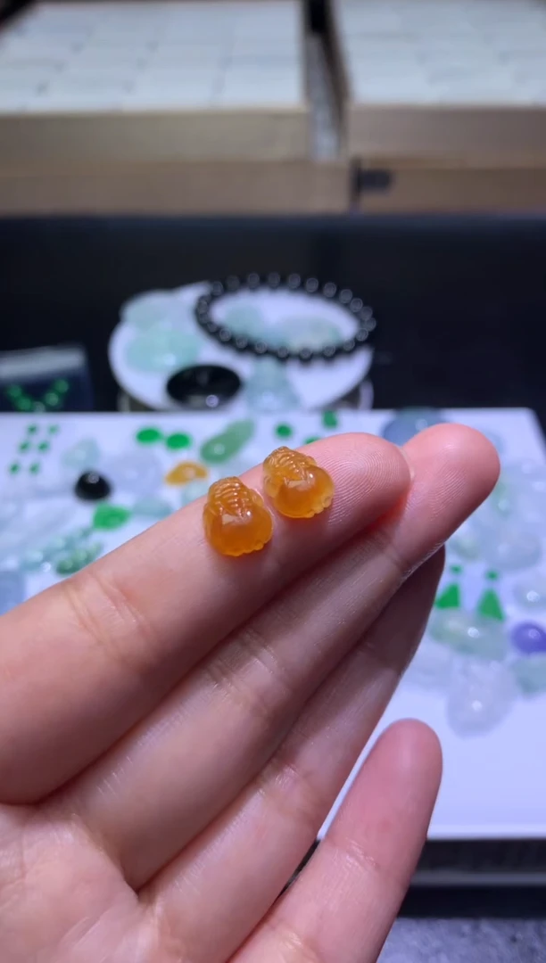 未镶嵌定制翡翠毛货