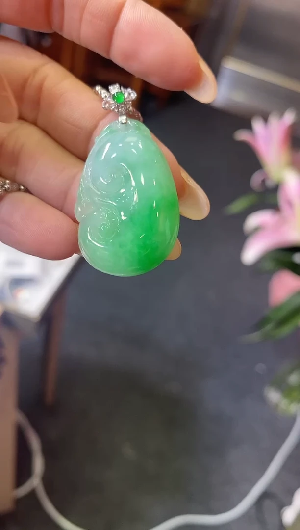 翡翠18K金镶嵌吊坠(不含链)如意