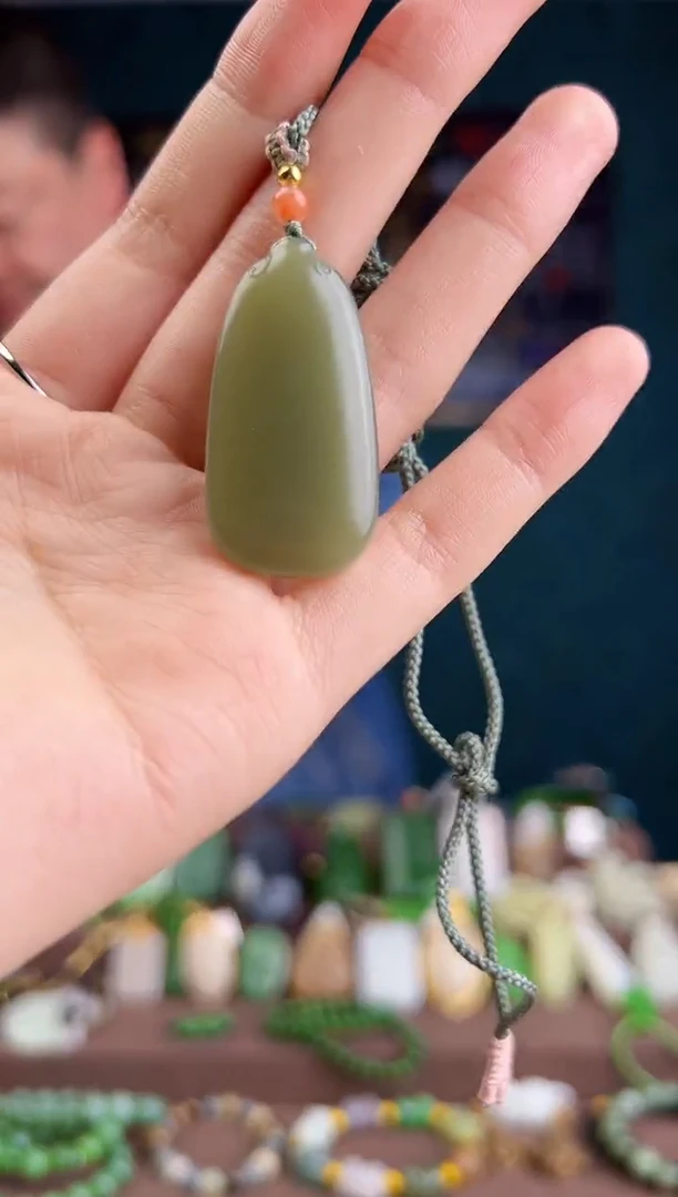 【闪购商品】和田玉颈饰未镶嵌 多样性发货 拍一单发一个