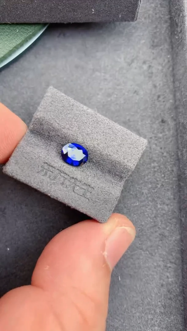 裸石蓝宝石1.3ct 皇家蓝蓝宝石 定制