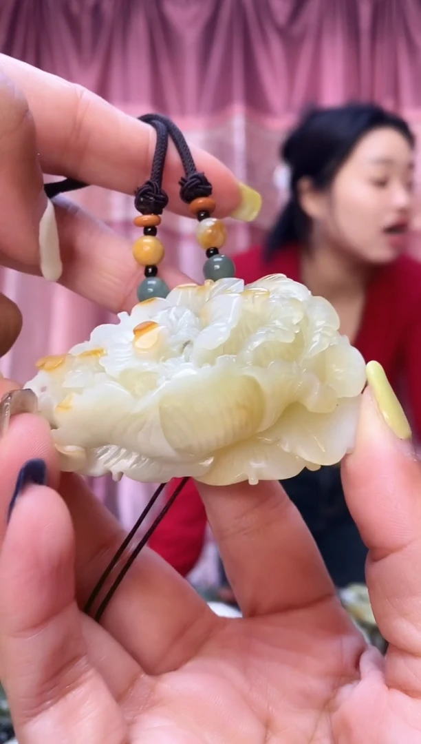 未镶嵌岫玉吊坠