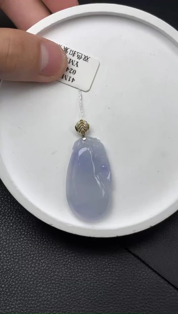 颈饰18K金镶嵌翡翠福瓜