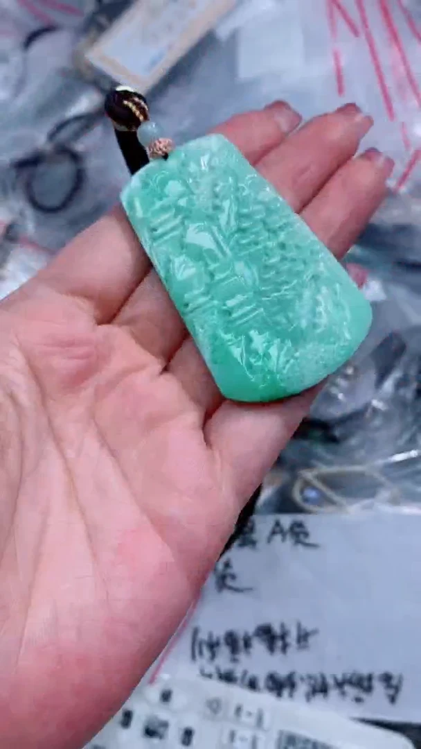 翡翠未镶嵌颈饰吊坠
