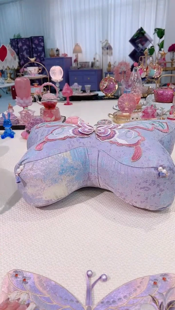 欧根纱-蝴蝶抱枕-如图