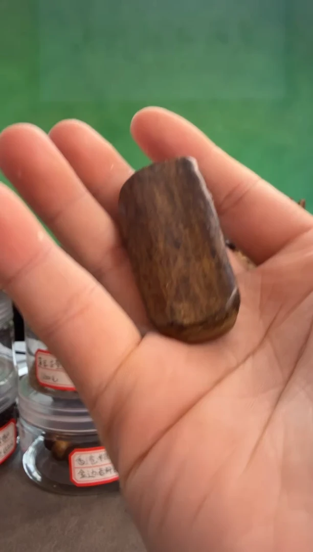 沉香手把件海南多样性发一