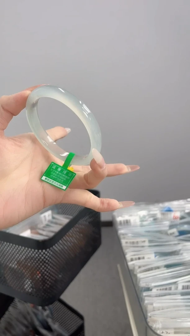 【闪购商品】玛瑙/玉髓手镯未镶嵌60-61圈