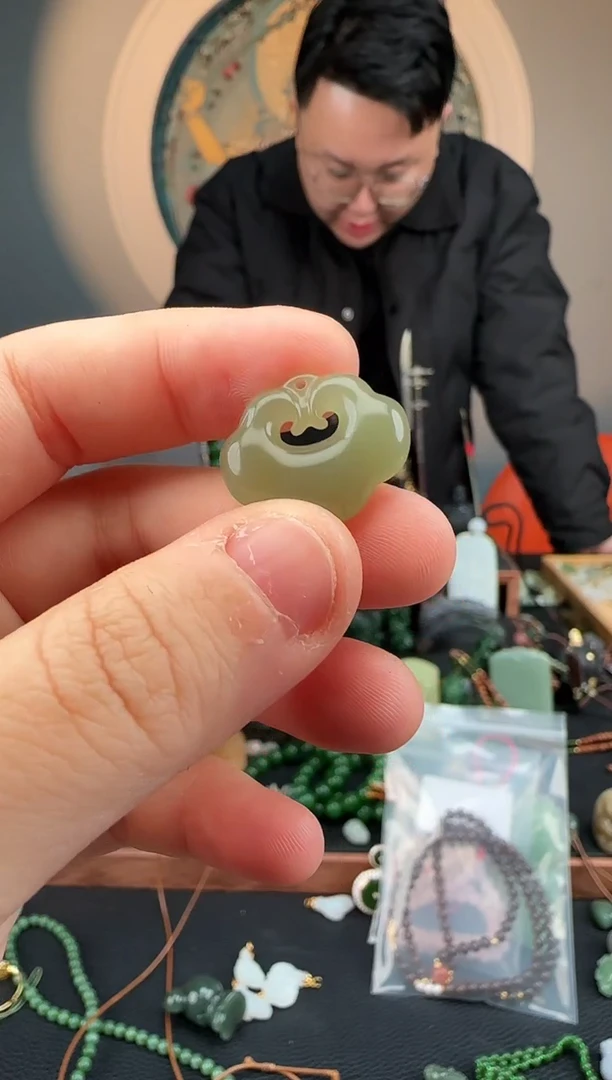 颈饰未镶嵌和田玉和田玉