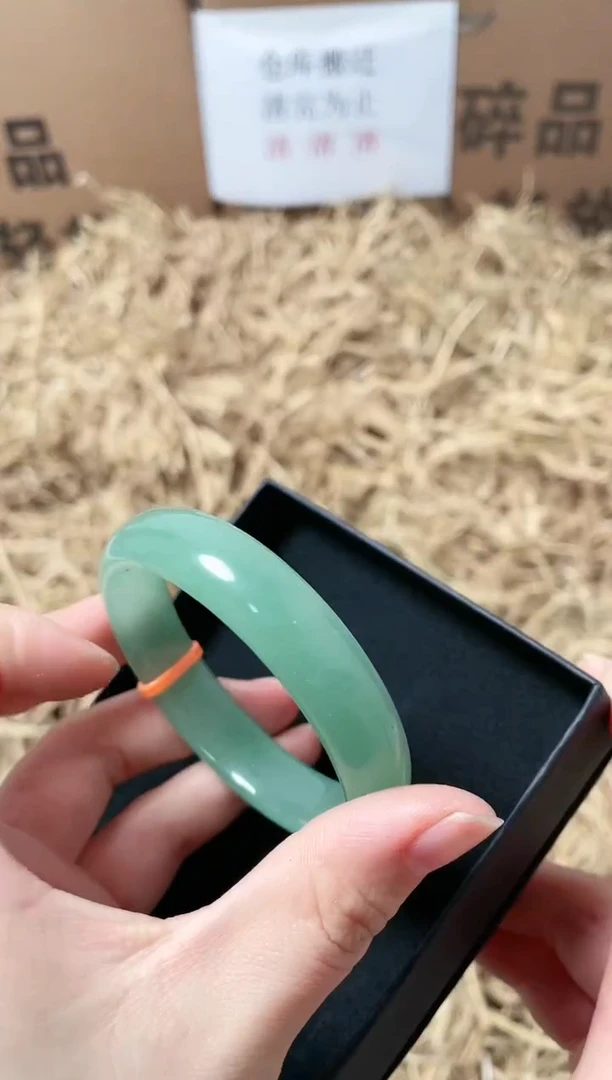 未镶嵌手镯石英质玉30-Q16-53