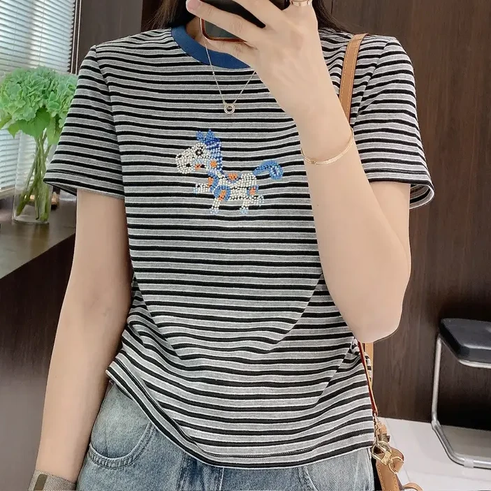 女装 T恤圆领立体刺绣小马条纹拼色短袖