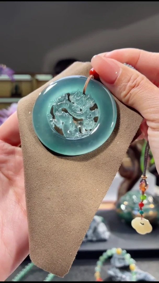 吊坠(不含链)未镶嵌翡翠龙牌