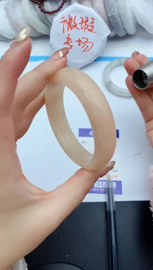 【闪购商品】石英质玉手镯未镶嵌238+58/59