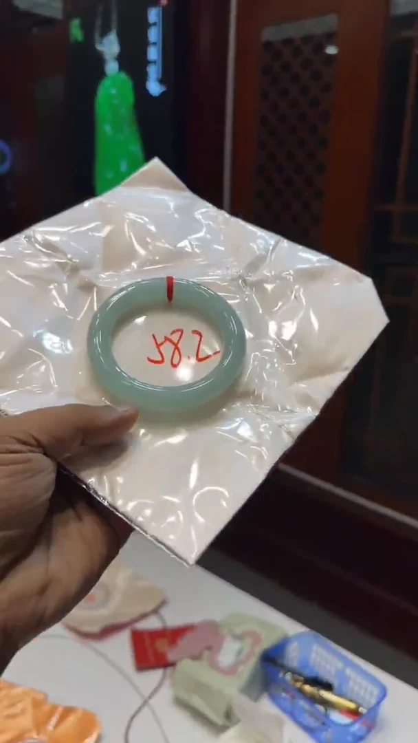 未镶嵌手镯翡翠手镯