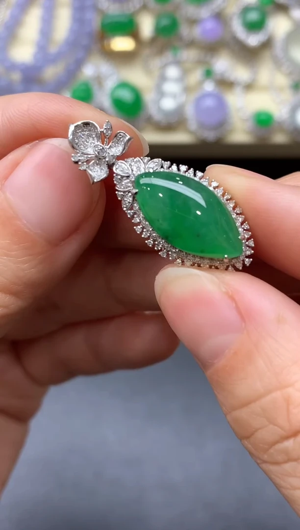 颈饰18K金镶嵌翡翠292国好珍宝