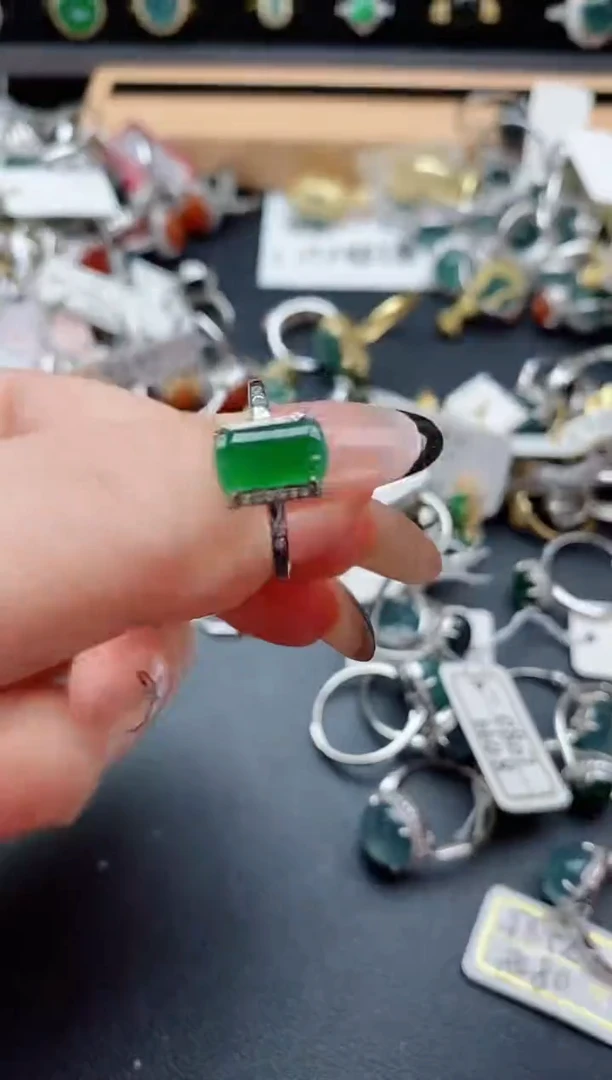 银S925镶嵌戒指翡翠1