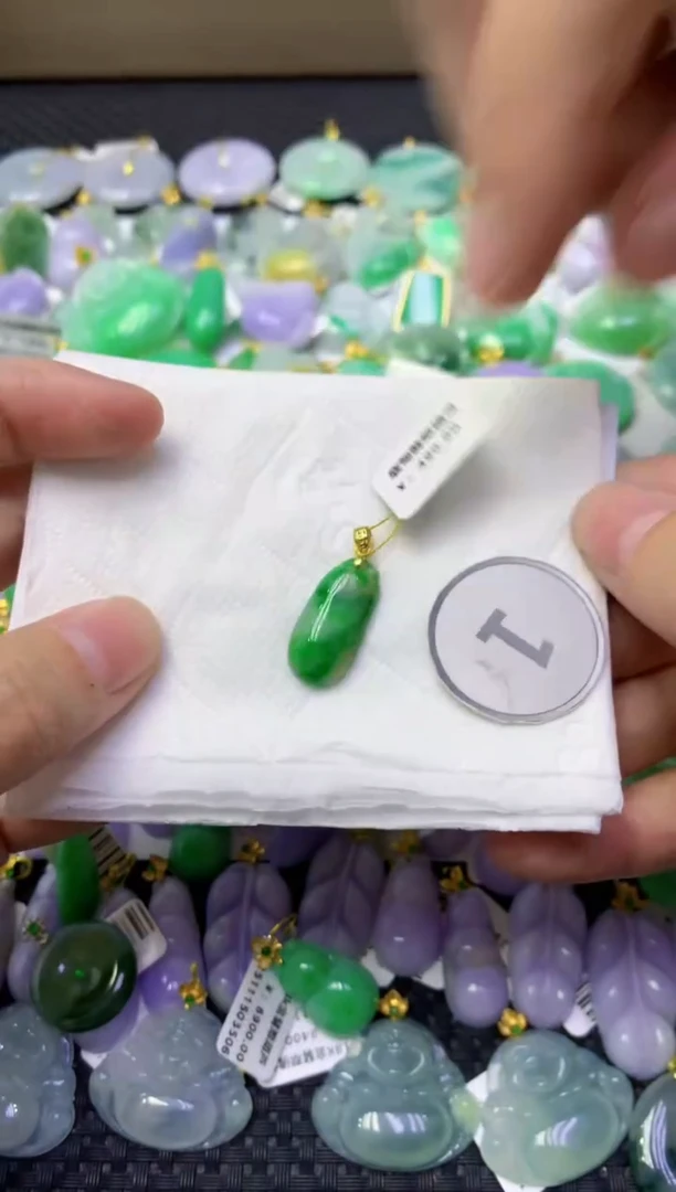 颈饰未镶嵌翡翠天然缅甸翡翠A货