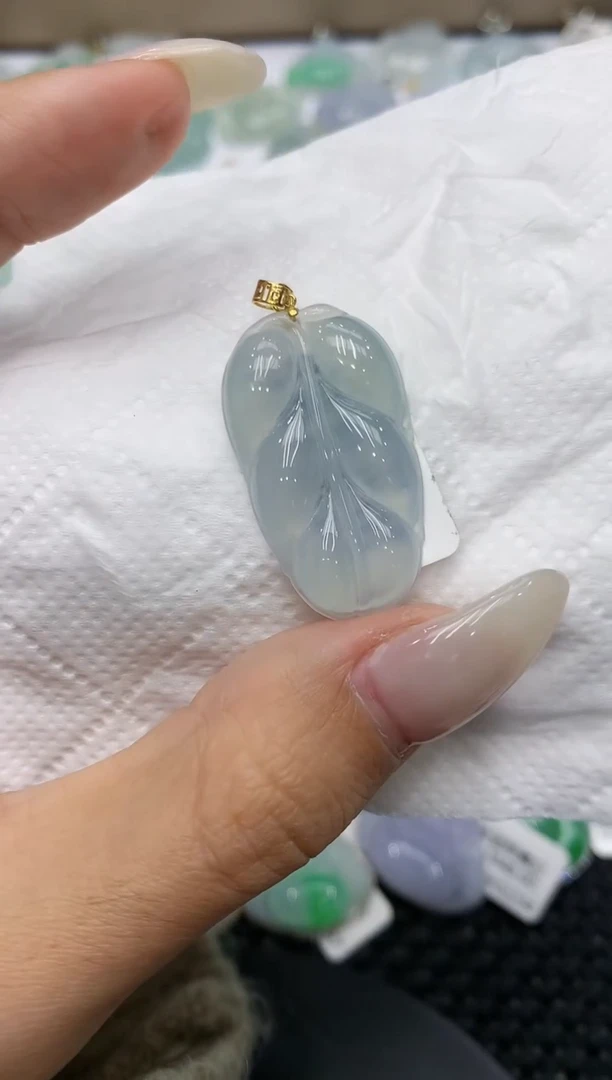 颈饰18K金镶嵌翡翠111111111111