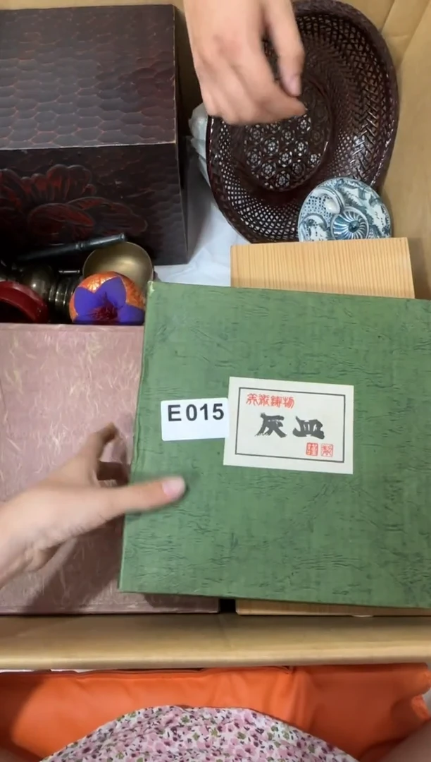 瓷片R***y015...中古产品谨慎参拍
