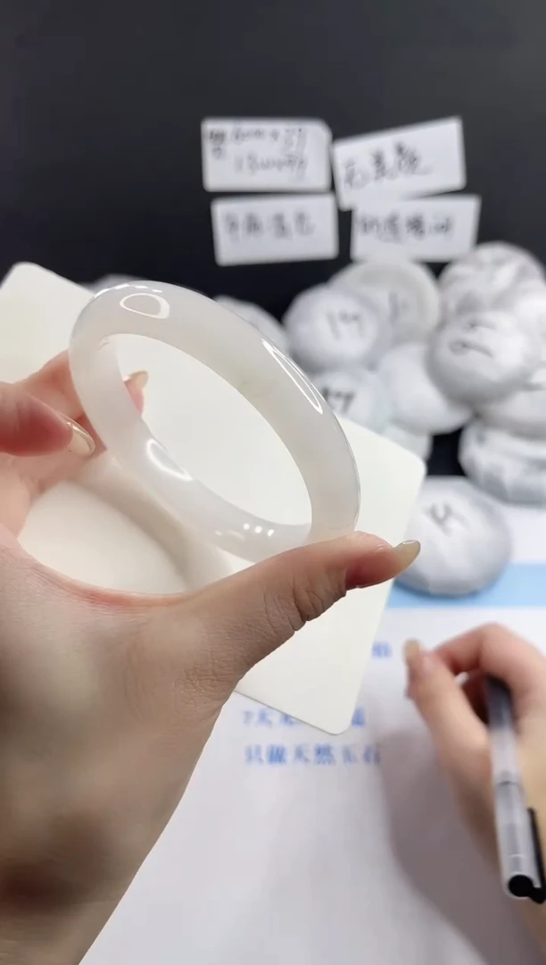 未镶嵌手镯石英质玉多样性发货V126-65