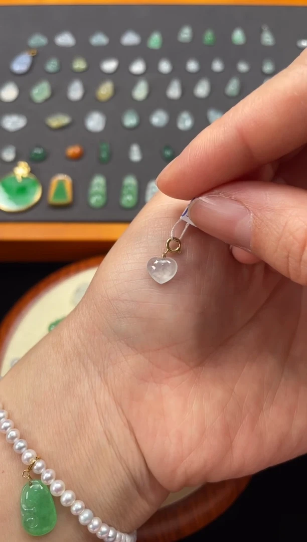 吊坠(不含链)18K金镶嵌翡翠一个  JK708