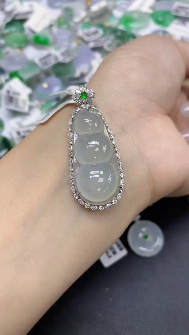 颈饰18K金镶嵌翡翠天然缅甸翡翠A货百元以上9元证书费自理