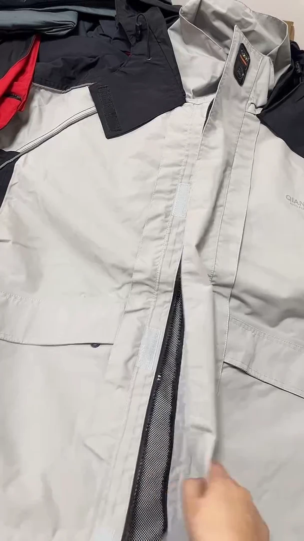 099XL 浅灰冲锋衣   以主播介绍为准
