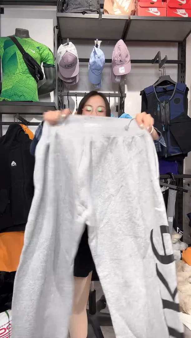 1627   编码 瑕疵款直播间过款为准 尺码  XS