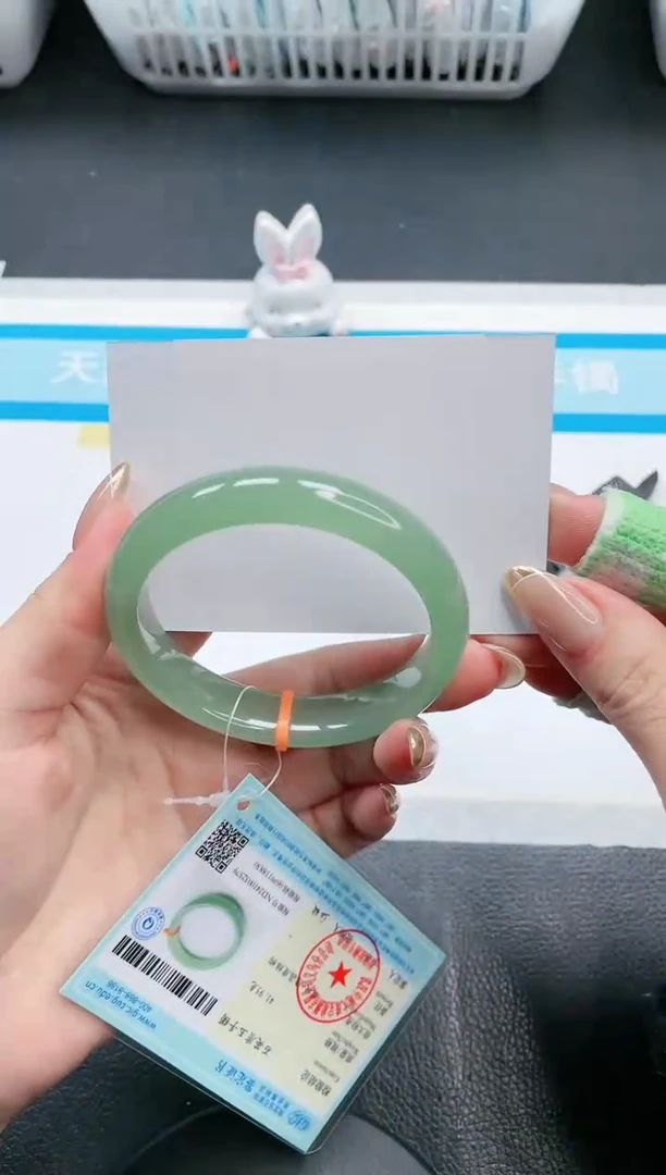 【闪购商品】石英质玉手镯未镶嵌20V17-56