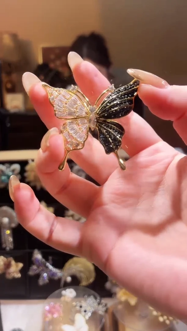 合成立方氧化锆铜合金蝴蝶