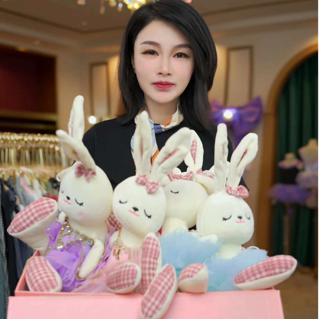 芭蕾兔子衣服亮闪闪