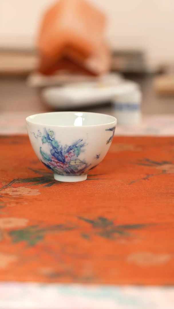 望玉斗彩紫藤花鸟杯