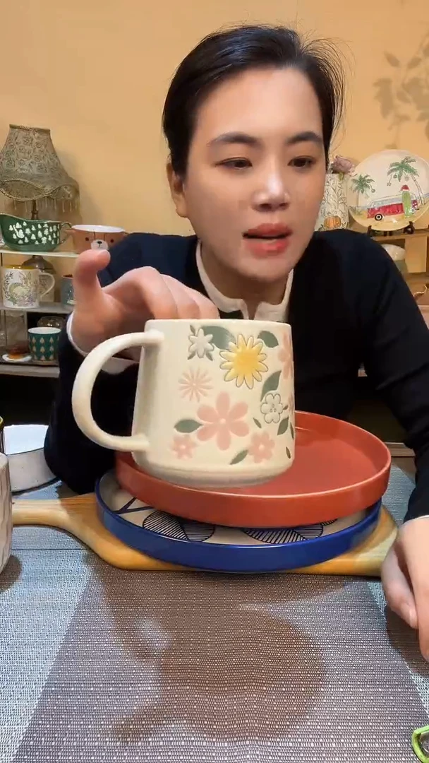 瓷片花朵杯子 微瑕介意勿拍