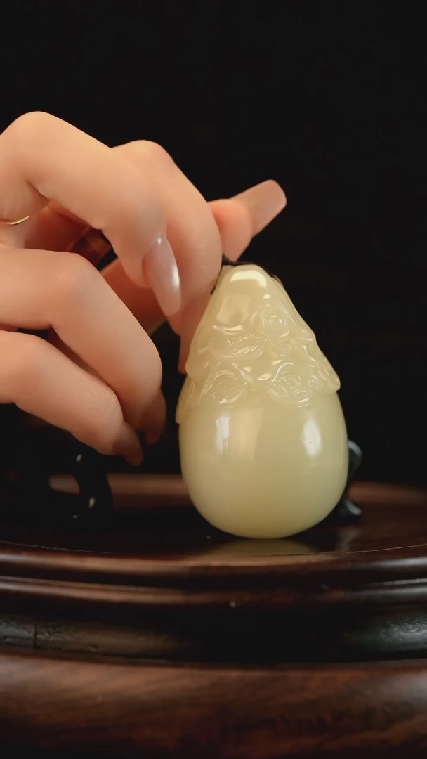 云南石竹叶青雕刻：富得流油