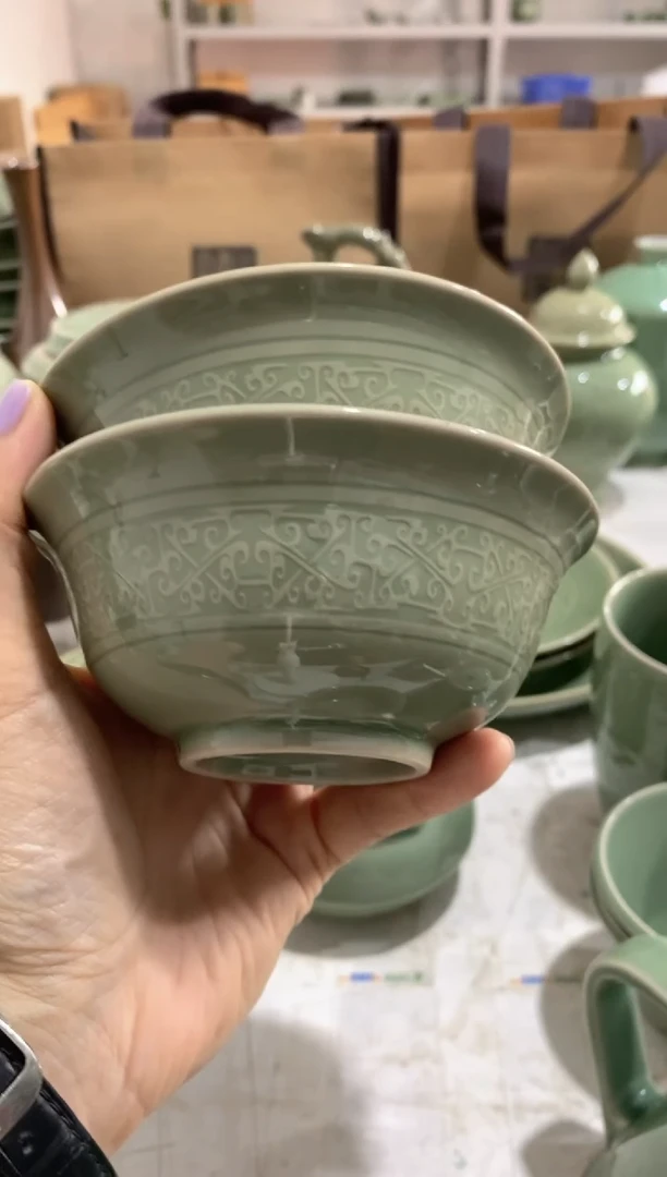 瓷片缩釉 回莲纹小碗 两个 瑕疵处理