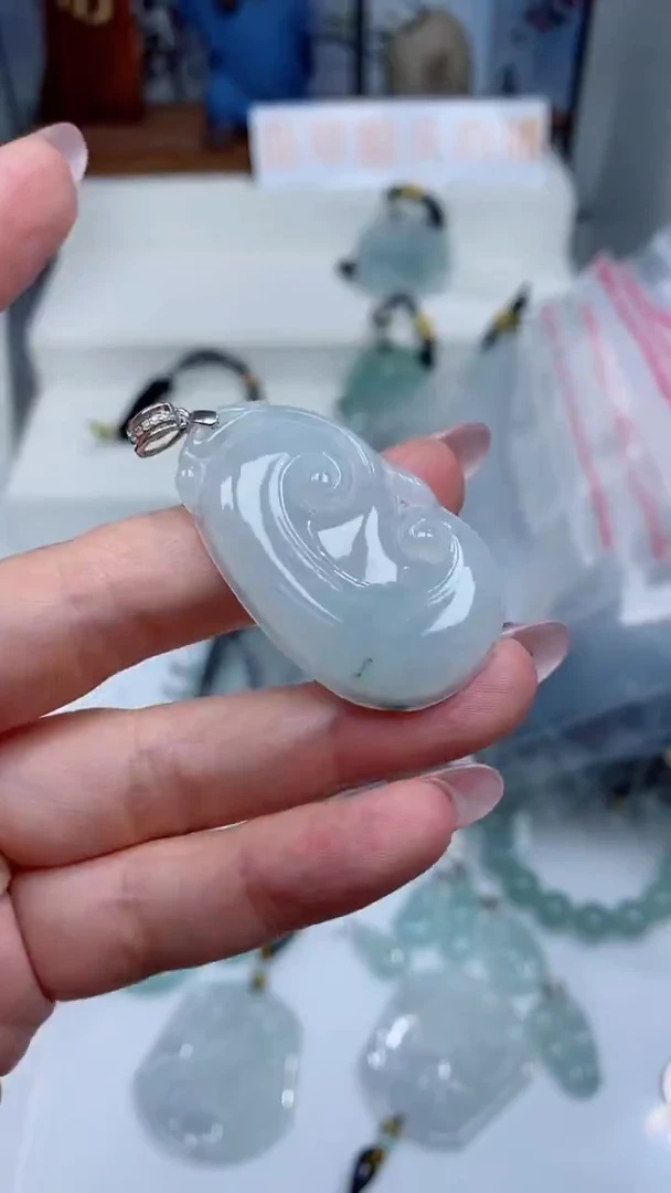 颈饰银S925镶嵌翡翠吊坠