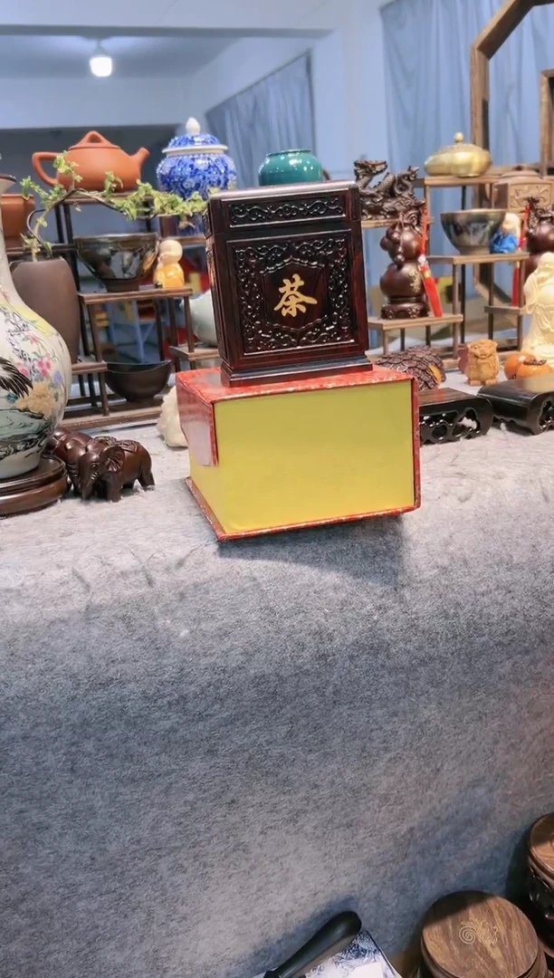 【闪购商品】微凹黄檀（南美大红酸枝）方形茶叶罐一个