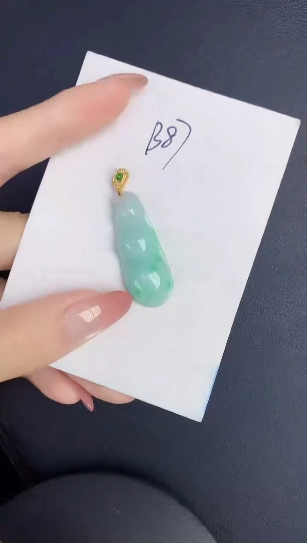 翡翠未镶嵌颈饰缅甸天然翡翠A货