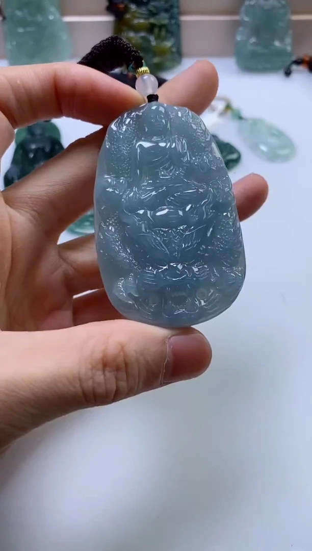 翡翠挂件未镶嵌