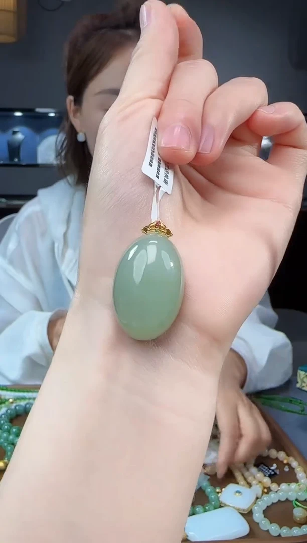 和田玉18K金镶嵌吊坠(不含链)1