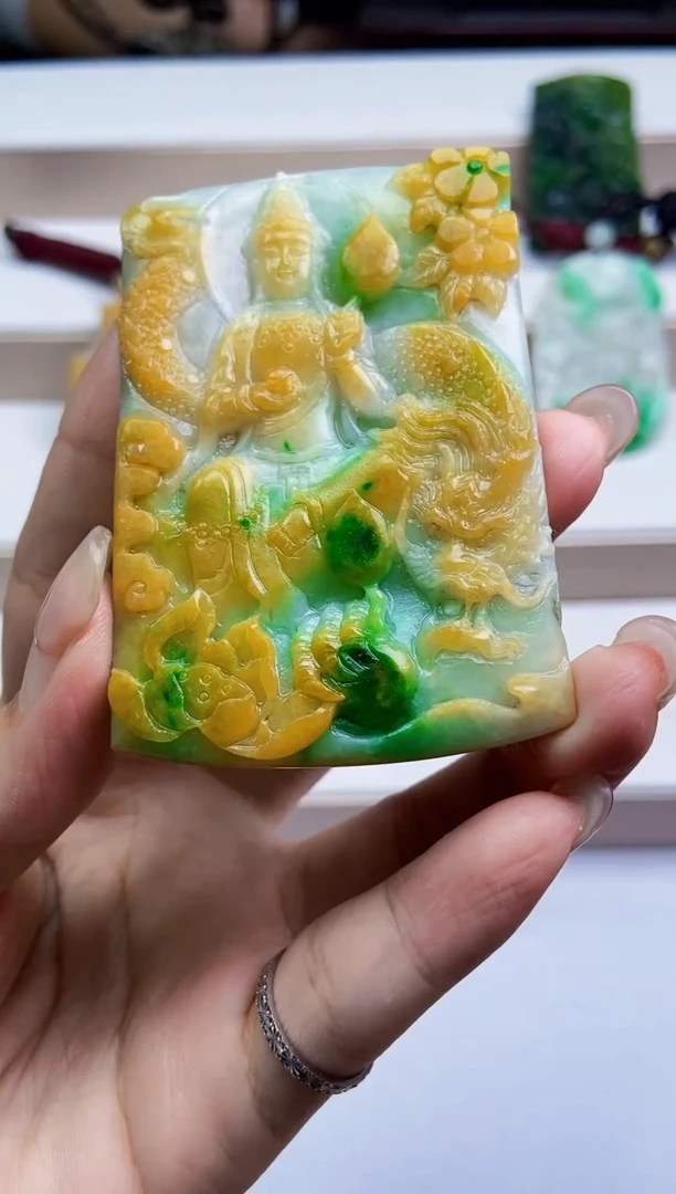 颈饰未镶嵌翡翠翡翠A货