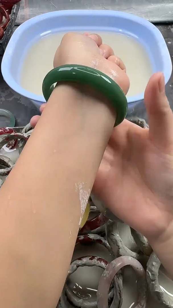 未镶嵌手镯石英质玉15 6263