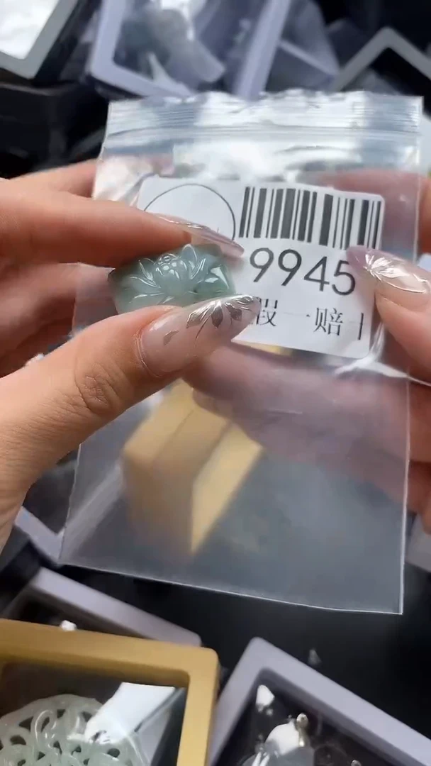 吊坠(不含链)未镶嵌翡翠9945