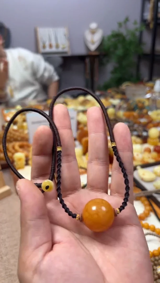 【闪购商品】蜜蜡裸石未镶嵌雕刻
