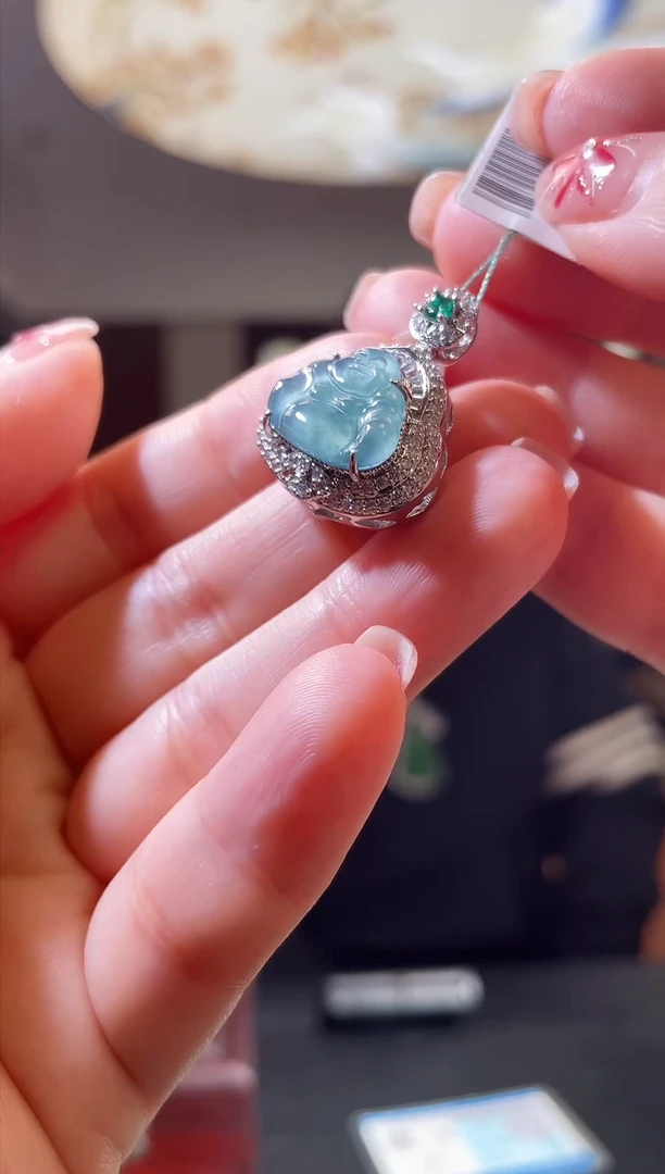 【闪购商品】翡翠吊坠(赠链)未镶嵌翡翠佛公