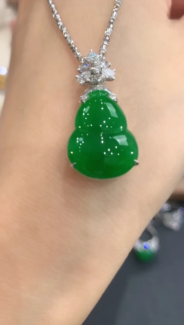 吊坠(不含链)18K金镶嵌翡翠也**.w68