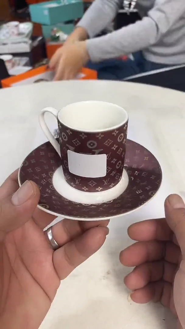 杯鸿辉家品牌瓷器，京东包邮！