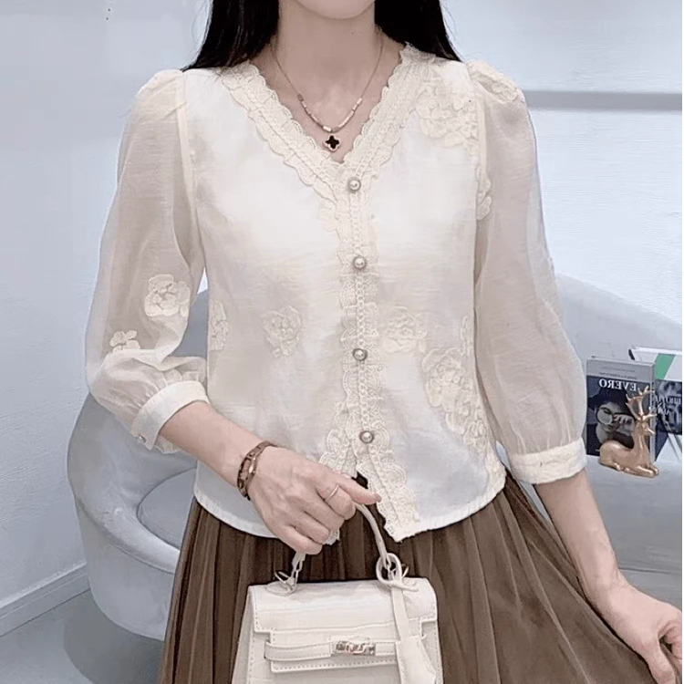 衣源8107#蕾丝显瘦上衣新款七分袖洋气质减龄短款小衫(长约51）